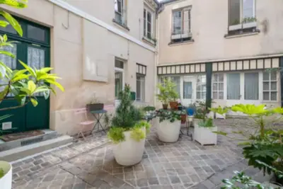 Image de Chic Courtyard Oasis on Boulevard Beaumarchais-Le Marais