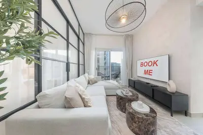 Image de StayShort - Modern Unit Sleeps 6 in Dubai Hills with Pool