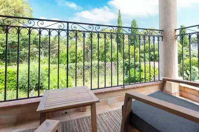 Image de 2 pièces au Cap d’Antibes avec parking– À 300m des plages de la Garoupe