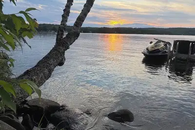 Image de Charming lake front 2-bedroom cottage in serene Alexander with WiFi, Ac