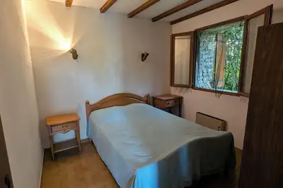 Image de Appartement rustique avec terrasse et vue nature à deux pas de Vaison-la-Romaine