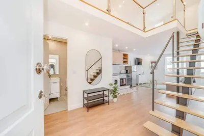 Image de Bright Coastal Duplex Apartment with Ac