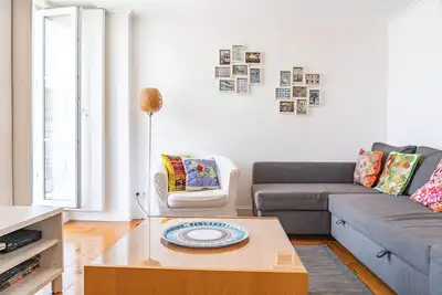 Image de Central & Spacious 2 Bedroom Apartment