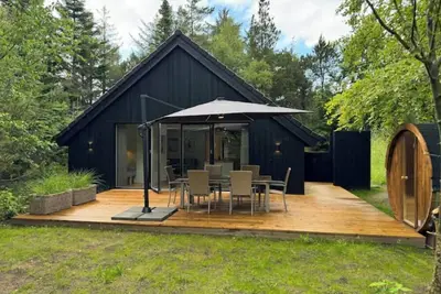 Image de Beautiful, peaceful newly renovated gem close to the beach