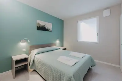 Modern apartment with pool a few steps from Lake Garda