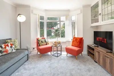 Image de Cosy Stunning 3-Br Manor, Sleeps 8, Summer Discount