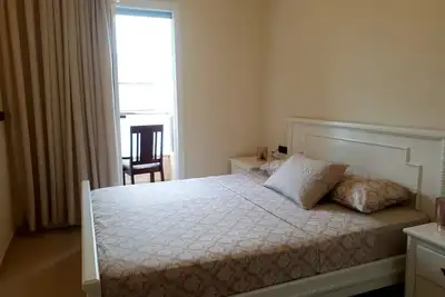 Image de Luxurious, 5-min from the beach, Family-ready apartment in Mdiq -Fully Equipped.