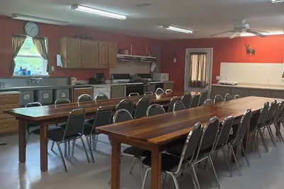 Image de Charming 8-bedroom lodge with WiFi, Ac in lovely Batchtown