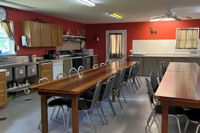 Image de Spacious 8-bedroom lodge in delightful Batchtown with WiFi, Ac