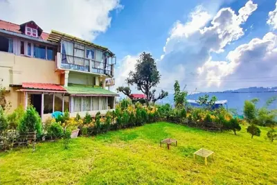 Image de Prashant Homestay Nainital - Panoramic Lake View Wifi Kitchen Garden in Nainital
