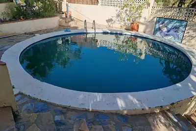 Image de Pet-friendly villa with pool and views