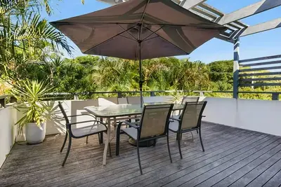Image de Seaside On Fourth - Coastal Comfort in the Heart of Sawtell - Location doesn't get much better!