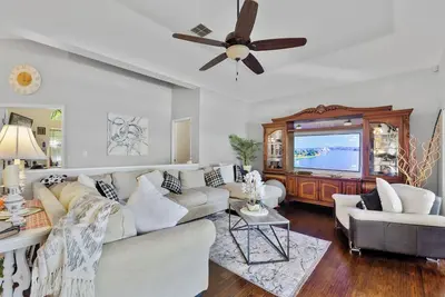 Image de Luxury 4br/3ba Home with Pool – Ideal for Executives & Travelers