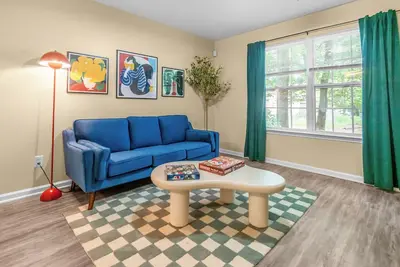 Image de Cozy 4br - Minutes to Uptown - Pet Friendly