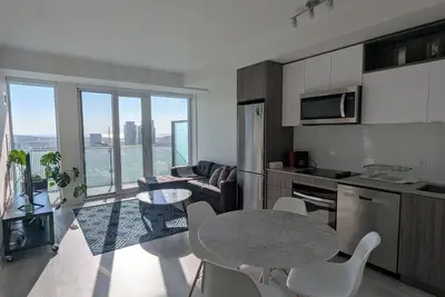 Image de Lakeview 3bd | 2bath | Self Check-in | Free Parking