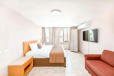 Image de Family Quadruple Room - 12 min walking distance from beach and mall