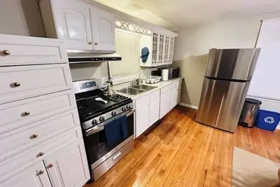 Image de Guesthouse Gem 2br, Smart TVs, W/D, & Parking