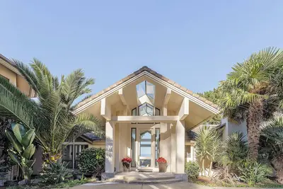 Image de Spacious 5-bedroom estate in Carmel with Large Outdoor Entertaining Spaces