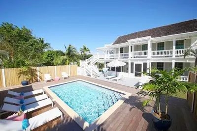 Image de Elegant Historic Home w/ Private Pool & Generator, Starlink Hi-Speed Internet