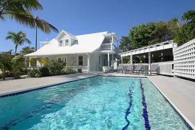 Image de Charming 2br Island Cottage with Pool & Generator