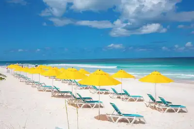 Image de Island Paradise-Luxury Two-Story, 2 Br, 2 Bath Villa Steps from Pink Sands Beach