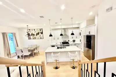 Image de New Cozy Lux 4 Bdr, steps from Downtown Houston