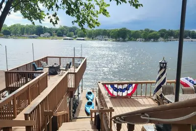 Image de Lake Shafer Home: Boat, Swim, Kayak, Bbq, Sunsets, ten minutes to Indiana Beach