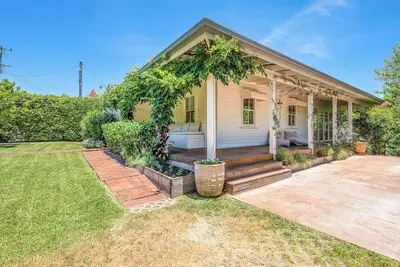 Image de Luxury Clunes Cottage | Hot Tub | Pet Friendly