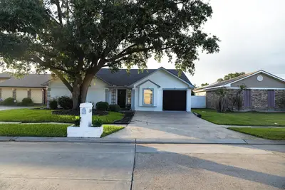 Image de Newly renovated 4br home with modern comfort and cozy charm