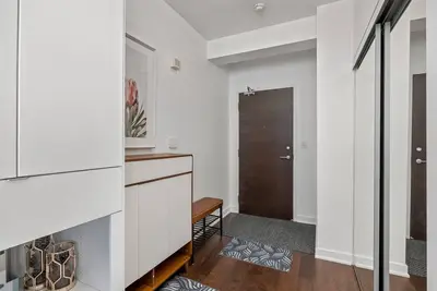 Image de Modern High-Rise Condo, Lake & City Views, Downtown Toronto