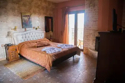 Image de Honeymoon Suite Two Space Apartment