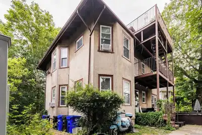 Image de Brookline 3br | Wi-Fi, Grill, Parking, Near T