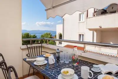 Image de Appartement d'une chambre avec le balcon et la vue sur le mer Bol, Brac (A-23375-a)
