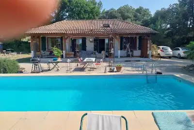 Image de Un petit paradis avec une grande piscine pour 6 personnes.