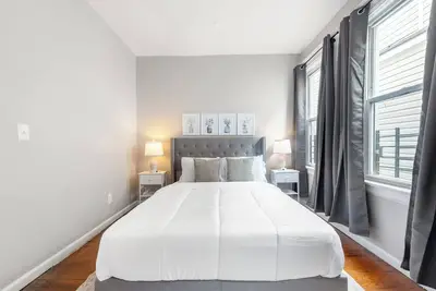 Image de Spacious 14-bedroom house in charming Newark with WiFi, Ac