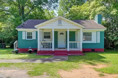 Image de 5 Mi to Uptown: Charlotte Hideaway w/ Yard