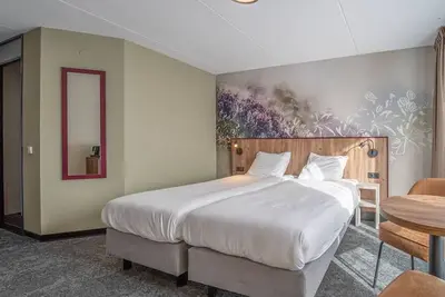 Image de Peaceful Retreat: Cycling, Nature Trails, Sauna and Indoor Pool  - 2 Units