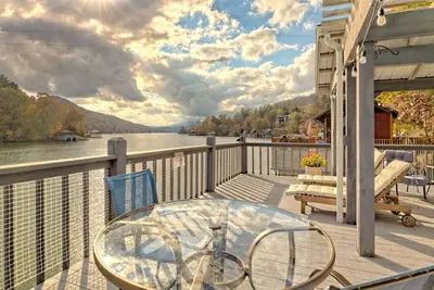 Image de Peaceful Lake Burton Stay with Dock Access