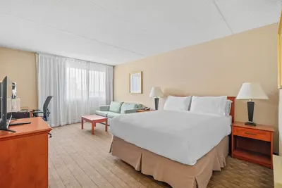 Image de Hotel Queen Suite near Parking, Ac, Gym, Pool