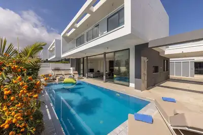 Image de Stunning and luxurious villa is located in the popular resort area of Protaras