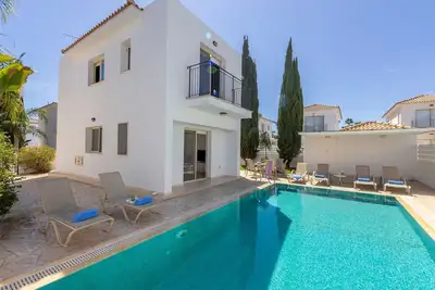 Image de 3 bedroom villa with pool