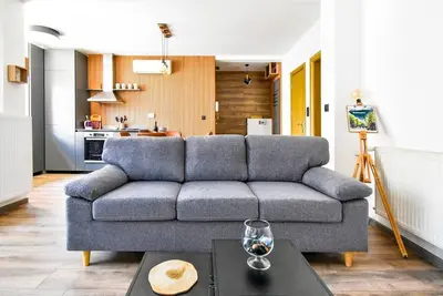 Image de Free Parking in Center – Modern 2br with Balconies