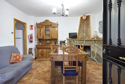 Image de Maison de campagne 'Cortijo De Las Flores' avec piscine partagée, terrasse et jardin