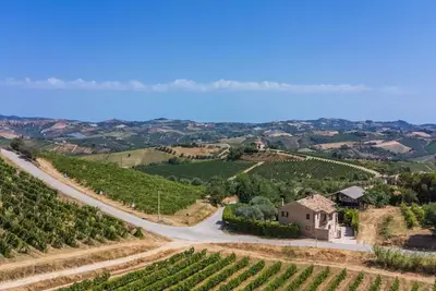Image de Merveilleuse maison de vacances privée pour 4 personnes avec terrasse et vue panoramique