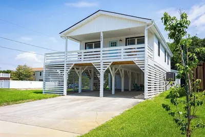 Image de Newly Updated Cottage in the Heart of Kdh!