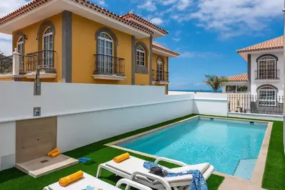 Image de Villa de vacances 'Costa Adeje' avec vue sur la mer, terrasse privée et Wi-Fi