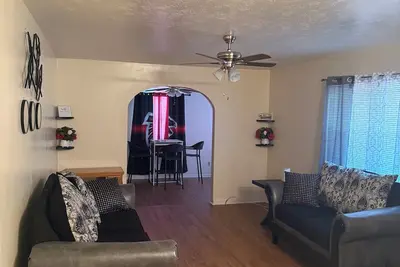 Image de Cozy 3-Bedroom, 2-Bath Home in Augusta, Ga – WiFi, A/C & 65” TVs in Every Room!