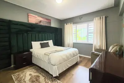 Image de Lovely 2-bedroom self-catering accommodation in Sea Point, 4min from the Beach