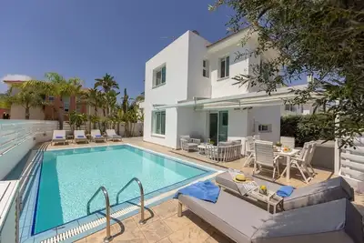 Image de 3 bedroom villa with pool in Ayia Triada