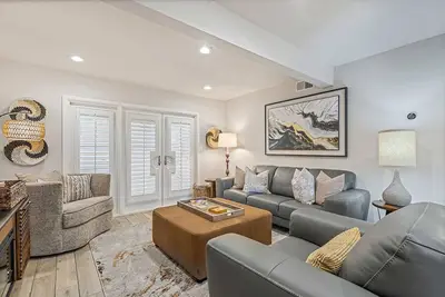 Image de Atx Condo  - Two-Step to the Tarrytown Treasure